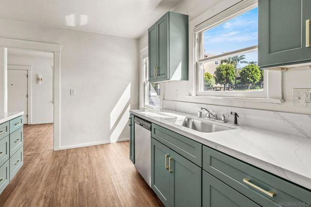 915 Civic Center Dr, Oceanside, CA 92054
