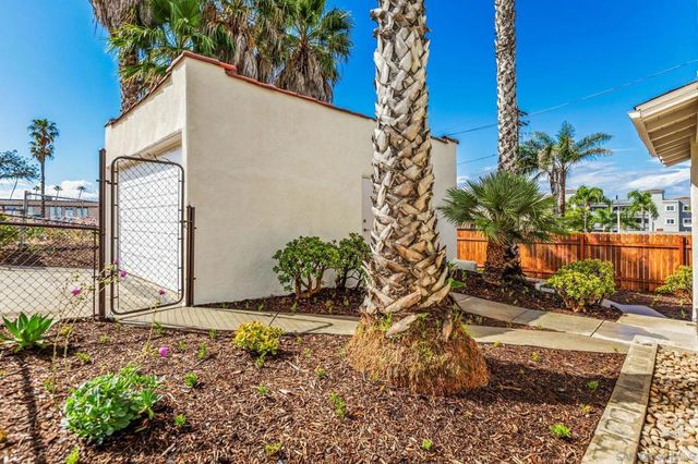 915 Civic Center Dr, Oceanside, CA 92054