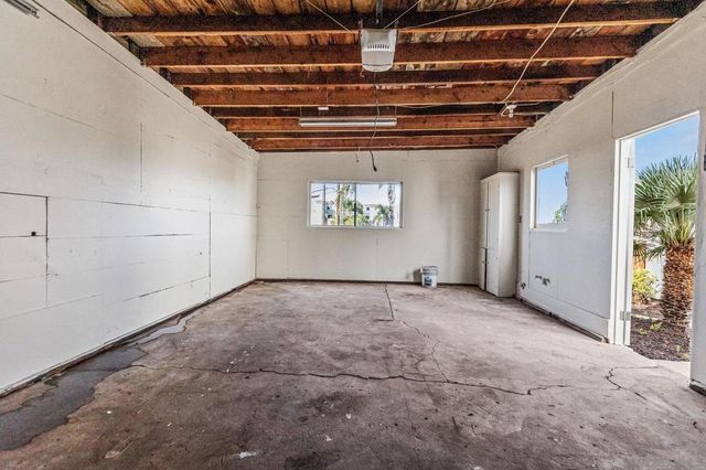 915 Civic Center Dr, Oceanside, CA 92054