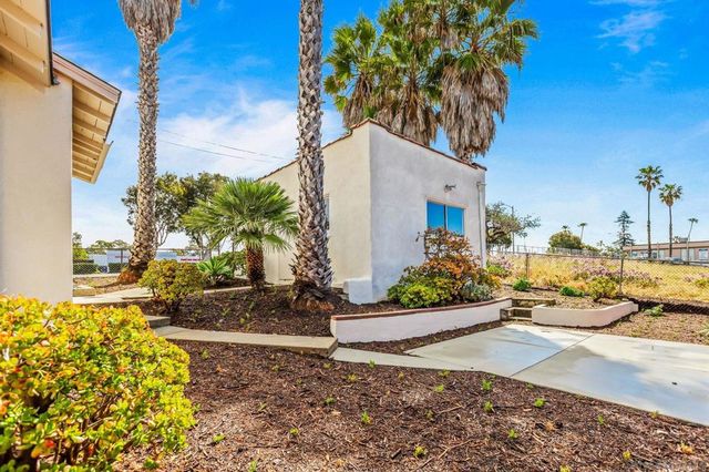 915 Civic Center Dr, Oceanside, CA 92054