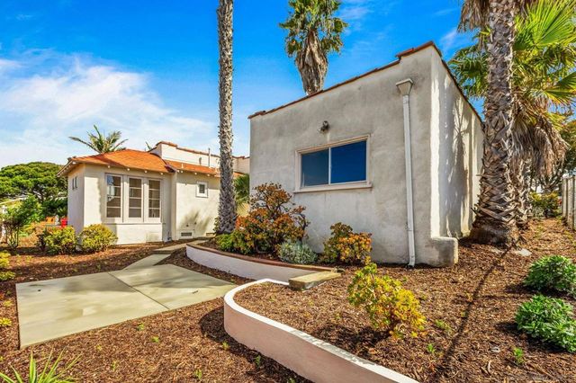 915 Civic Center Dr, Oceanside, CA 92054