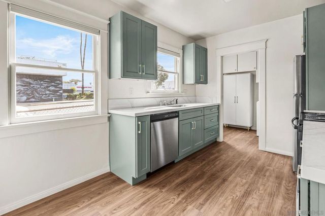 915 Civic Center Dr, Oceanside, CA 92054