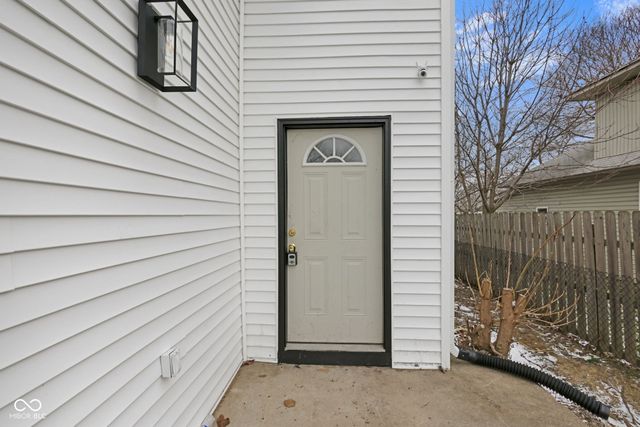 2209 Noble Street, Anderson, IN 46016