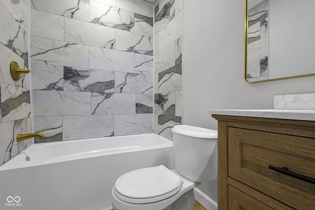 2209 Noble Street, Anderson, IN 46016