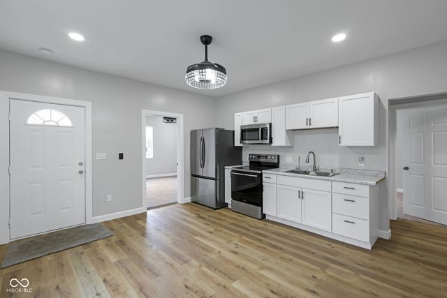 2209 Noble Street, Anderson, IN 46016