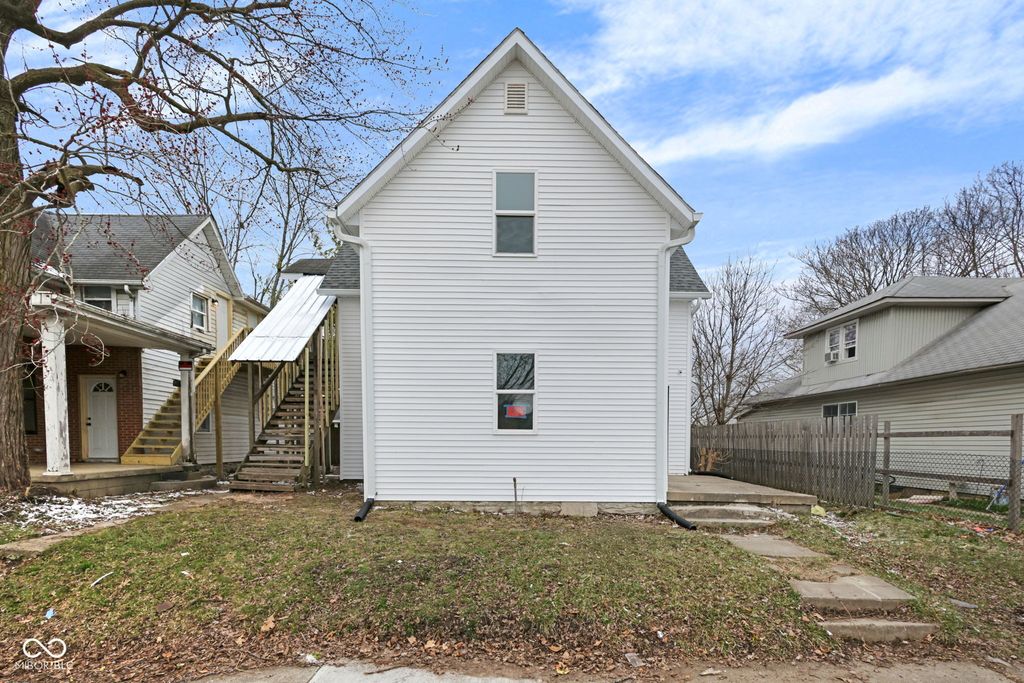 2209 Noble Street, Anderson, IN 46016