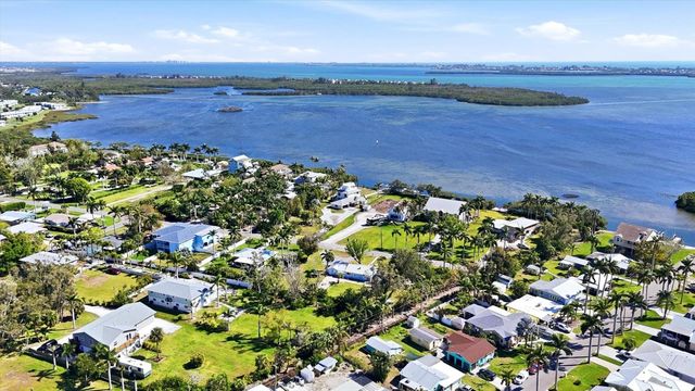 10218 46TH AVENUE W, Bradenton, FL 34210