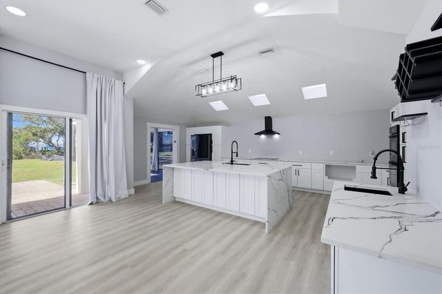 10218 46TH AVENUE W, Bradenton, FL 34210