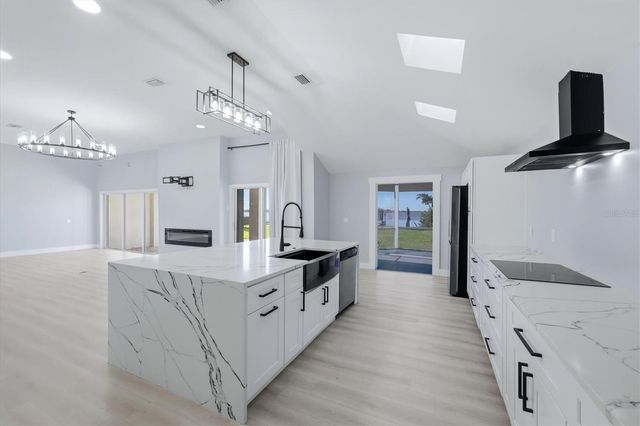 10218 46TH AVENUE W, Bradenton, FL 34210