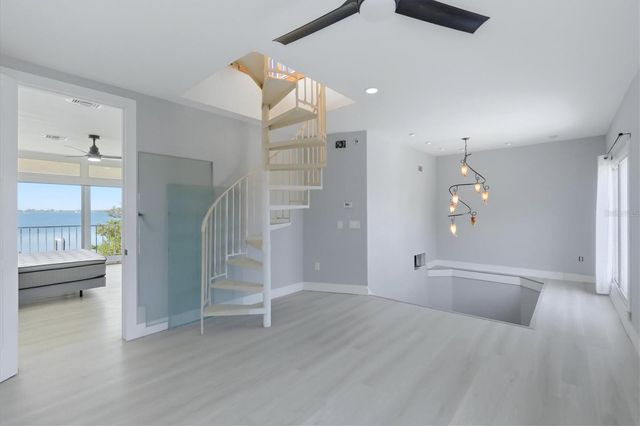 10218 46TH AVENUE W, Bradenton, FL 34210