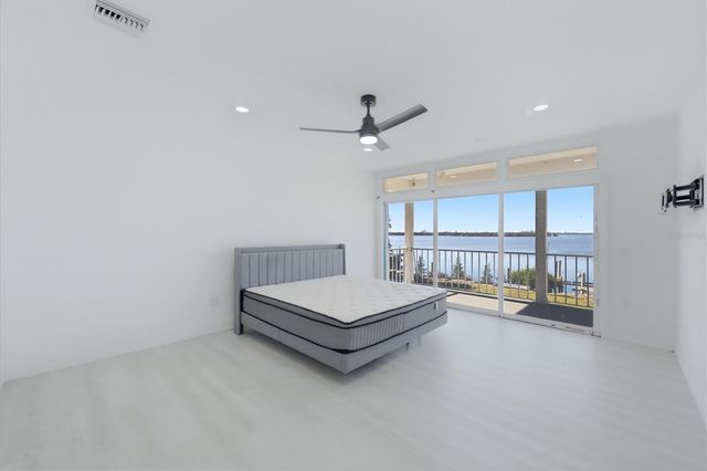 10218 46TH AVENUE W, Bradenton, FL 34210