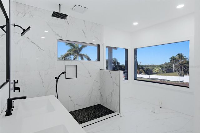 10218 46TH AVENUE W, Bradenton, FL 34210