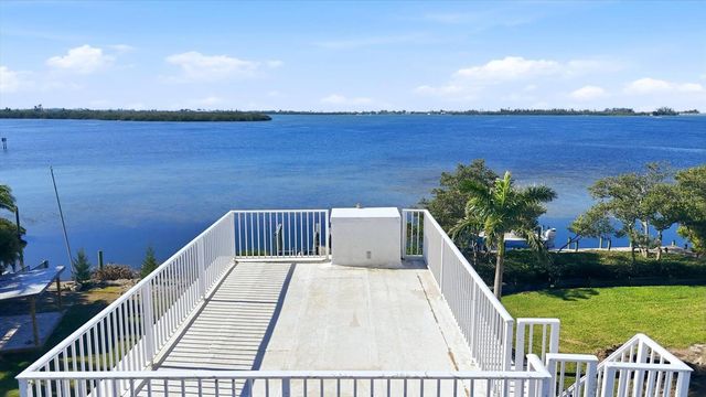 10218 46TH AVENUE W, Bradenton, FL 34210