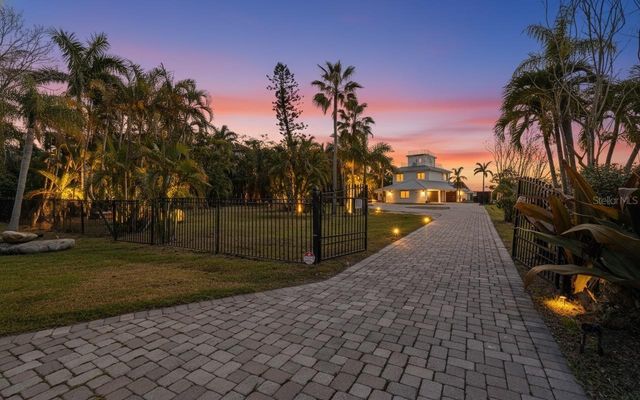 10218 46TH AVENUE W, Bradenton, FL 34210