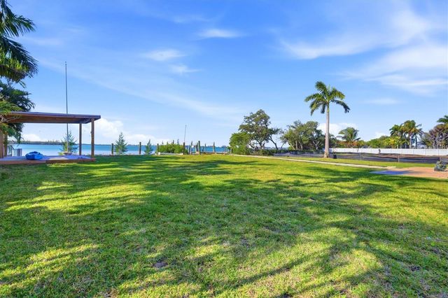 10218 46TH AVENUE W, Bradenton, FL 34210