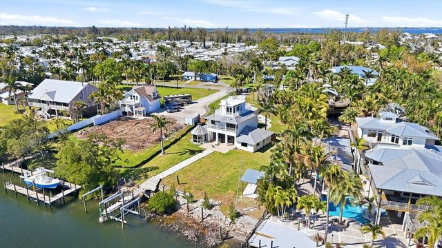 10218 46TH AVENUE W, Bradenton, FL 34210