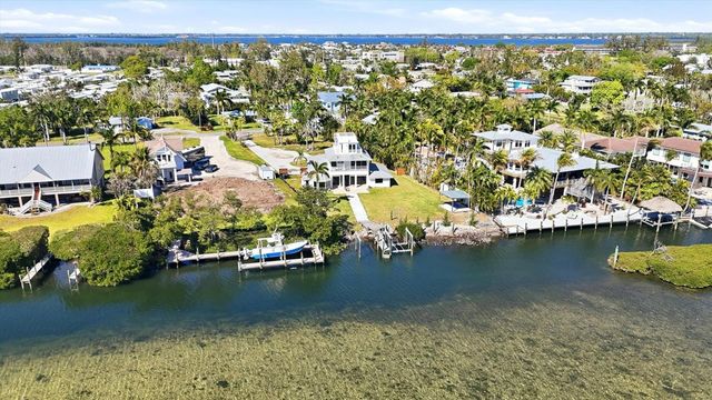 10218 46TH AVENUE W, Bradenton, FL 34210