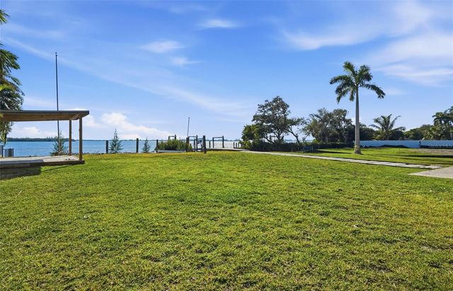 10218 46TH AVENUE W, Bradenton, FL 34210