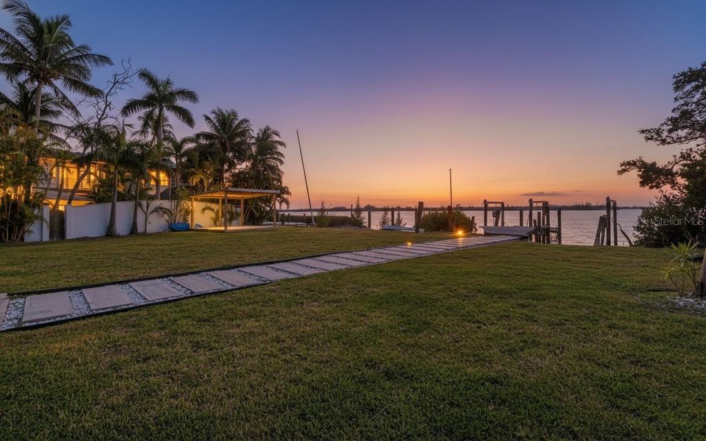 10218 46TH AVENUE W, BRADENTON, FL 34210 — photo 2