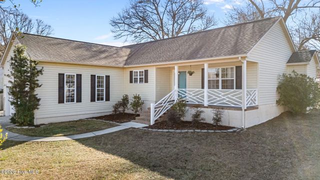 827 Roberts Road, Newport, NC 28570