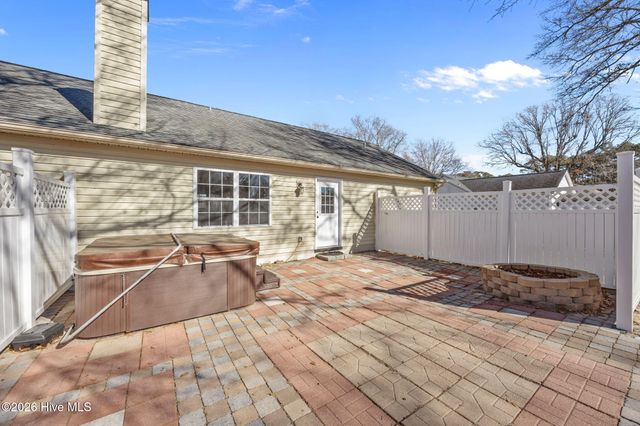 827 Roberts Road, Newport, NC 28570