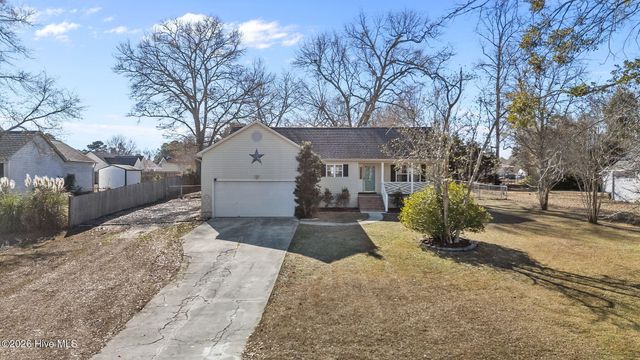 827 Roberts Road, Newport, NC 28570