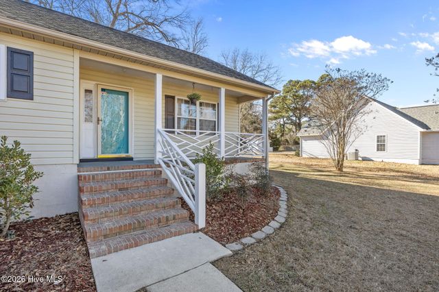 827 Roberts Road, Newport, NC 28570