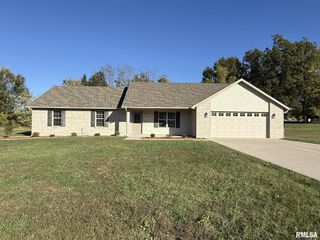 12301 Blue Sky Drive, Marion, IL 62959