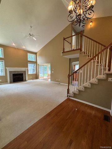 33329 Crooks Street, Rockwood, MI 48173