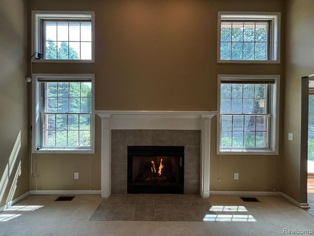 33329 Crooks Street, Rockwood, MI 48173