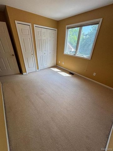 33329 Crooks Street, Rockwood, MI 48173
