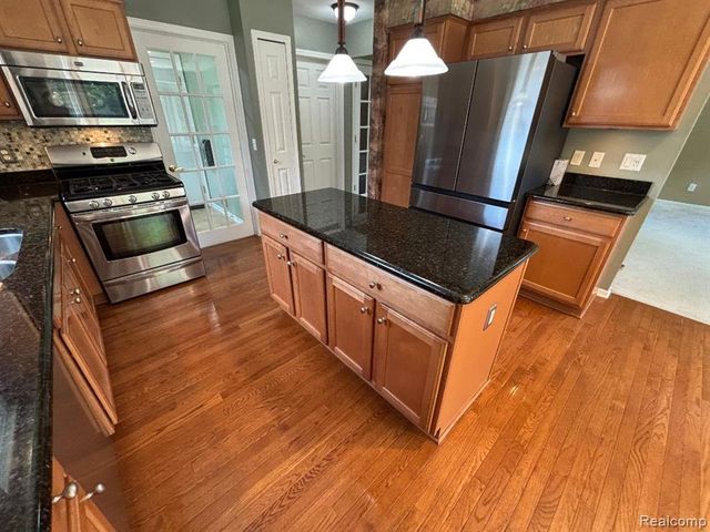 33329 Crooks Street, Rockwood, MI 48173