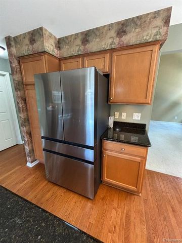 33329 Crooks Street, Rockwood, MI 48173