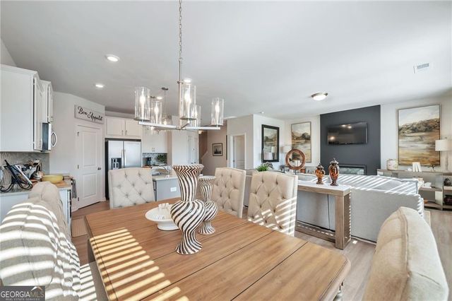 104 Windmill Court, Calhoun, GA 30701