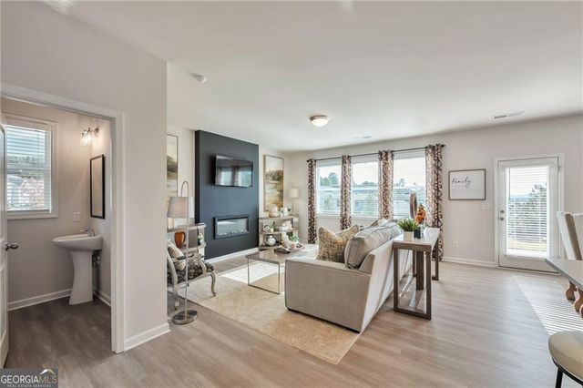 104 Windmill Court, Calhoun, GA 30701