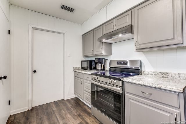 3610 Larkhill, San Antonio, TX 78228