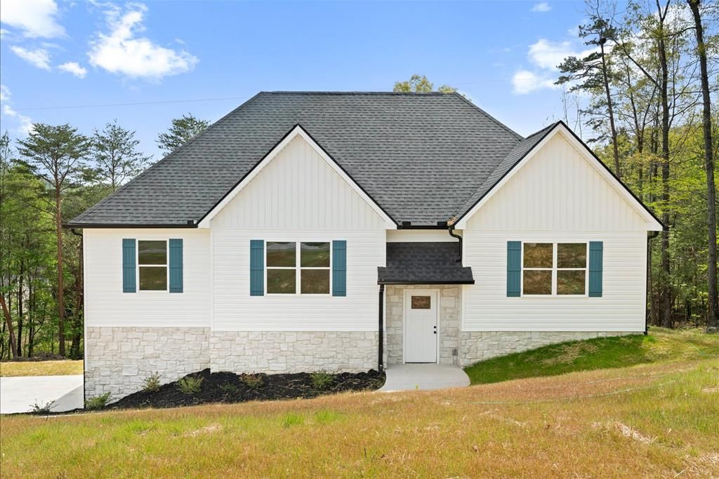 2029 Rolling Hills Way, Rocky Face, GA 30740
