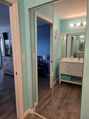 5725 GREENWOOD AVENUE 5201, North Port, FL 34287