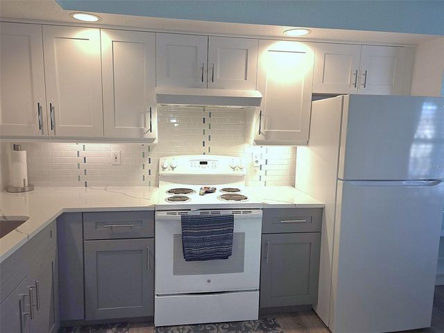 5725 GREENWOOD AVENUE 5201, North Port, FL 34287