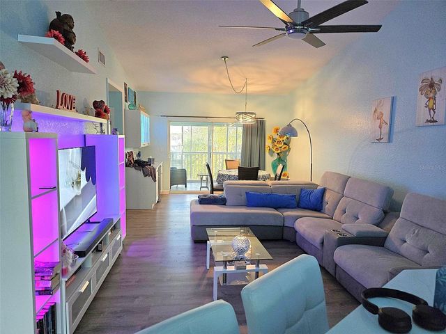 5725 GREENWOOD AVENUE 5201, North Port, FL 34287