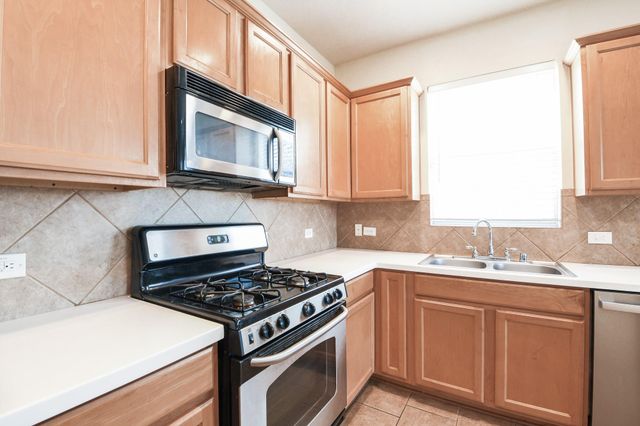 2029 Creek Run Drive, Pearland, TX 77584