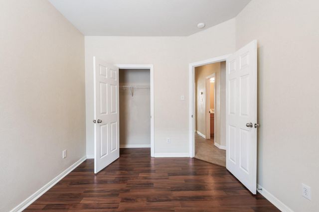 2029 Creek Run Drive, Pearland, TX 77584