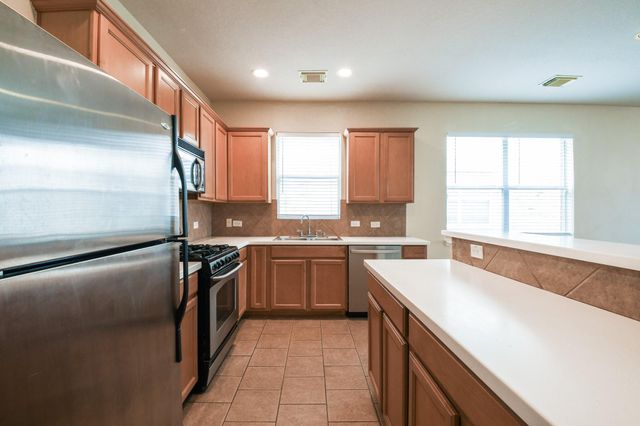 2029 Creek Run Drive, Pearland, TX 77584