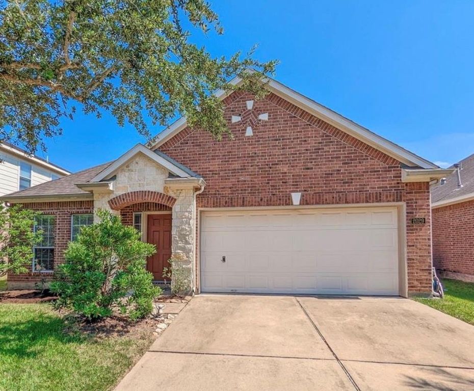 2029 Creek Run Drive, Pearland, TX 77584