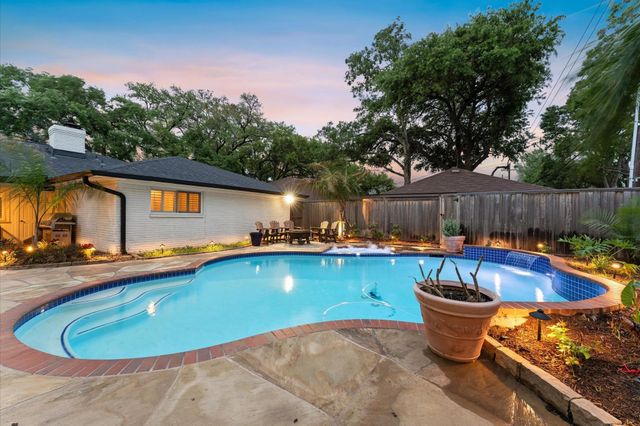 5511 Queensloch Drive, Houston, TX 77096