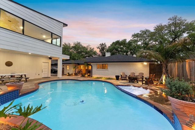 5511 Queensloch Drive, Houston, TX 77096