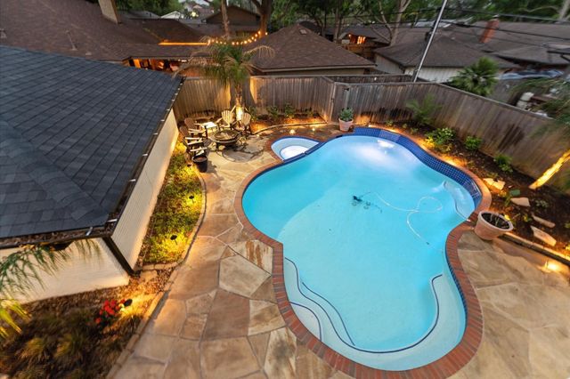 5511 Queensloch Drive, Houston, TX 77096