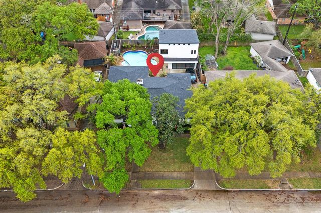 5511 Queensloch Drive, Houston, TX 77096