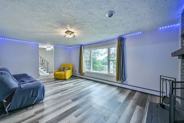 48 Central St, Auburn, MA 01501