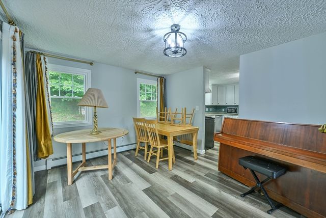 48 Central St, Auburn, MA 01501